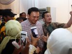 ahok-hadiri-syukuran-hut-agung-laksono-ke-68_20170326_163513.jpg