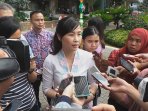 ahok-istri-veronica-resmikan-bus-transjakarta-khusus-perempuan_20160516_115227.jpg