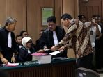 ahok-jalani-sidang-perdana_20161213_134725.jpg