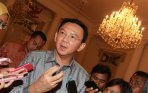 ahok-minta-depkum-ham-membubarkan-fpi_20141112_140257.jpg