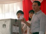 ahok-nyoblos-bersama-keluarganya_20170419_185303.jpg