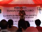ahok-resmikan-taman_20161021_085601.jpg