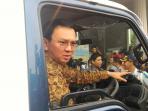 ahok-sopir-mobil-derek_20151208_095156.jpg