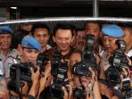 ahok-usai-diperika-di-mabes-polri-1_20161107_183322.jpg