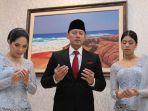ahy-bersama-sang-istri-annisa-pohan-juga-sang-anak-almira-per.jpg