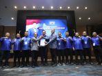 AHY Serahkan Rekomendasi ke Poltak-Anugerah di Pilkada Kabupaten Toba