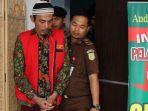 aidil-syahputra-alias-aidil-ginting-memakai-baju.jpg