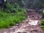 air-bah-di-sungai-dawuan-kawasan-wisata-air-panas-padusan.jpg