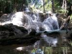 air-terjun-oenesu-kupang_20150620_153905.jpg