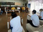 airlangga-hartarto-berdialog-dengan-alumni-program-kartu-prakerja.jpg