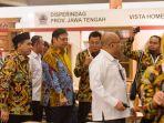 airlangga-hartarto-berkeliling-mengunjungi-pameran.jpg