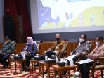 airlangga-hartarto-dan-sejumlah-menteri-jelaskan-uu-cipta-kerja_20201008_112727.jpg