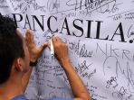ajakan-tanda-tangan-mencintai-pancasila_20170514_190007.jpg