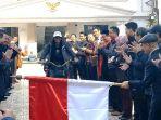 aji-surya-melepas-perjalanan-suci-seorang-santri-asal-indonesia-hakam-mabruri.jpg
