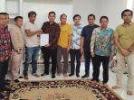 ajudan-bupati-kubar-daniel-dan-sopir-truk-sepakat-damai12.jpg