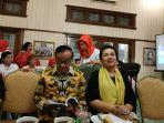 akbar-tandjung-bersama-istrinya-hadir-dalam-acara-doa-dan-syukuran-relawan-priyayi-solo-pro-jokowi.jpg