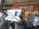 akbp-aldi-subartono-dalam-jumpa-pers-di-mapolres-karawang.jpg
