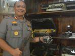 akbp-gatot-hendro-hartono-menunjukkan-beberapa-barang-kuno-polri-yang.jpg