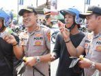 akbp-saptono-bagikan-uang-saat-razia.jpg