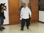 akil-mochtar-menolak-jadi-saksi_20150921_220840.jpg