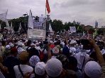 aksi-212-di-depan-gedung-dpr-ri_20170221_124558.jpg