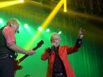 Terjemahan Lirik Lagu Making Love Out of Nothing at All - Air Supply: And I Know Just How to Cry