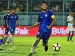 aksi-bek-psis-semarang-haudi-abdillah_20180224_153112.jpg