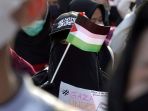 aksi-bela-palestina-di-depan-kedubes-amerika-serikat_20210518_200842.jpg