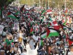 aksi-bela-palestina-kepung-kedubes-as_20231028_102059.jpg