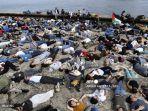aksi-berbaring-massal-di-san-sebastian-spanyol-menentang-genosida-gaza.jpg
