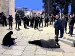 aksi-brutal-polisi-israel-serang-jamaah-di-masjid-al-aqsa_20230406_103906.jpg