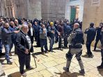 aksi-brutal-polisi-israel-serang-jamaah-di-masjid-al-aqsa_20230406_110029.jpg