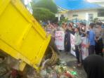 aksi-buang-sampah_20160617_183008.jpg