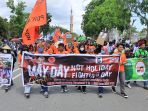 aksi-buruh-di-hari-may-day-di-kota-batam_20230501_134928.jpg