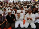 aksi-damai-bela-islam-3-medan_20161206_160702.jpg