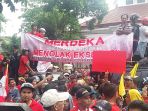 aksi-damai-pedagang-pasar-kemiri-muka_20180416_111427.jpg
