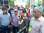 aksi-damai-pedagang-pasar-turi-surabaya_20181008_151541.jpg