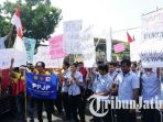 aksi-demo-di-depan-pt-unilever-indonesia_20171030_093714.jpg