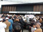 aksi-demo-protes-terhadap-holywings-palembang.jpg