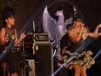 aksi-dewi-dewi-dalam-konser-musik-revolusi-pancasila_20160527_150247.jpg