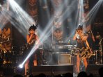 aksi-dewi-dewi-dalam-konser-musik-revolusi-pancasila_20160527_150403.jpg