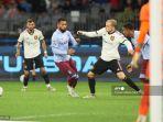 aksi-donny-van-de-beek.jpg