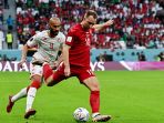 aksi-duel-issam-jebali-dengan-christian-eriksen_20221122_213533.jpg