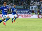 aksi-gelandang-persib-bandung-ghozali-siregar_20180510_185242.jpg