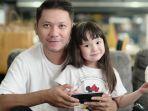 aksi-gemas-gempita-tulis-ungkapan-cinta-untuk-gading-marten.jpg