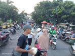 aksi-jaringan-sandi-uno-bagi-takjil-di-kembangan.jpg