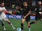 aksi-jay-idzes-venezia-saat-melawan-cremonese-di-serie-b.jpg