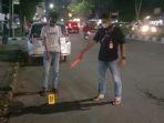 aksi-kejar-kejaran-motor-vs-mobil-di-cirebon-berawal-senggolan-berakhir-tembakan-1-remaja-terluka.jpg