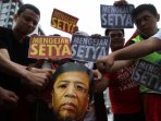 aksi-kritisi-setya-novanto-di-cfd_20151130_165445.jpg