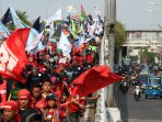 aksi-longmarch-buruh-tolak-pp-nomor-78_20151120_175201.jpg